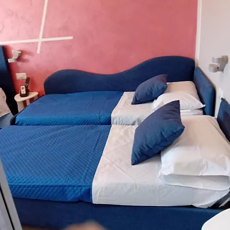 Piccololucio2 * نابولي